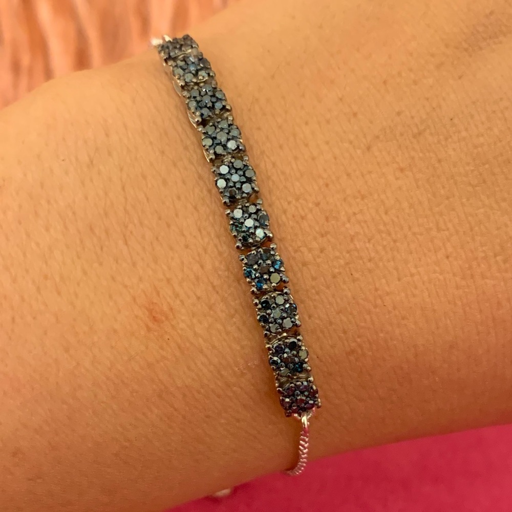 Blue diamond (IR) bracelet 0.75 Cts